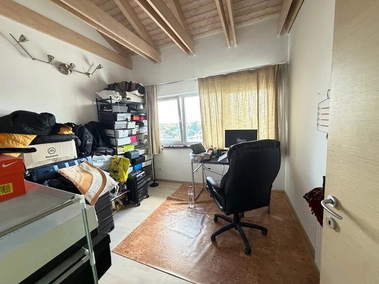 Apartament cu 5 camere decomandat în Central