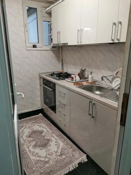 Apartament cu 3 camere decomandat în Mărăței