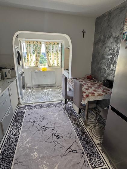 Apartament cu 2 camere decomandat în Exterior Vest
