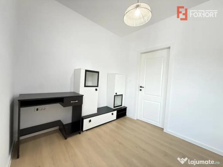 Casă cu 5 camere cu Teren 630 Mp în Dumbrăvița