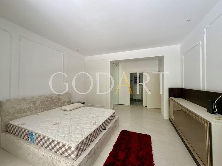 Apartament cu 5 camere semidecomandat, mobilat în Șoseaua Nordului