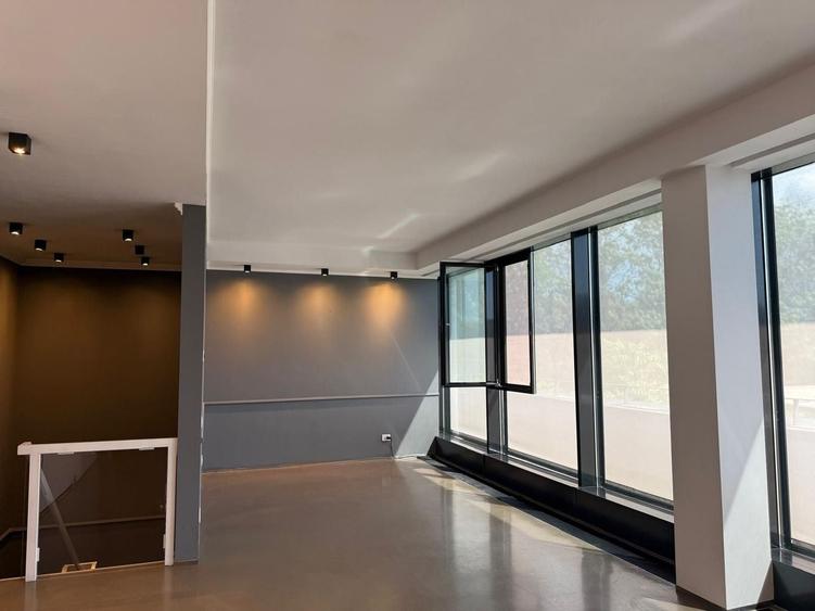 Apartament cu 3 camere semidecomandat, mobilat în Floreasca