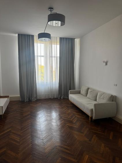 Apartament cu 2 camere semidecomandat în Central