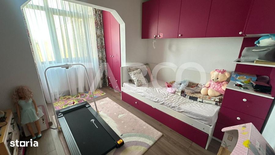 Apartament 4 camere decomandat 2 bai pivnita zona Strand Sibiu - 10
