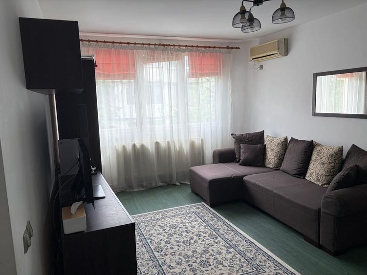 Apartament cu 3 camere semidecomandat, mobilat în Drumul Taberei