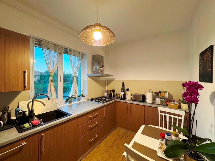 Apartament cu 2 camere decomandat în Sisești