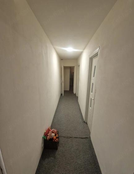 Apartament cu 4 camere semidecomandat în Central