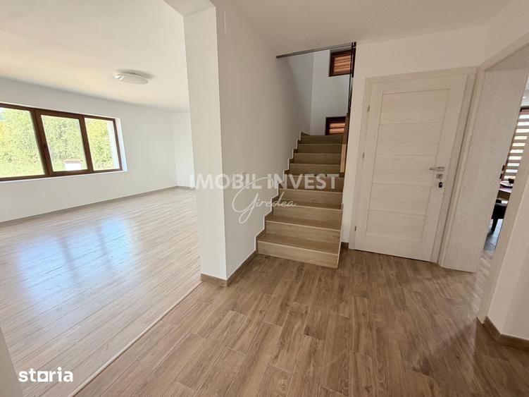 Casă cu 5 camere cu Teren 270 Mp în Central