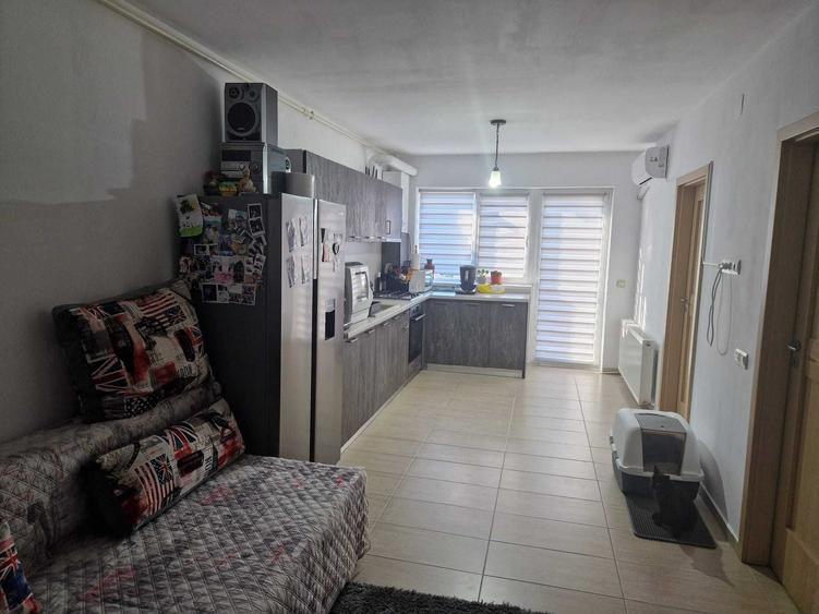 Apartament cu 2 camere semidecomandat în Florești