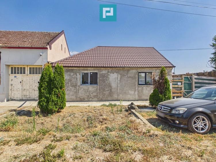 Casă cu 5 camere cu Teren 2134 Mp în Nord