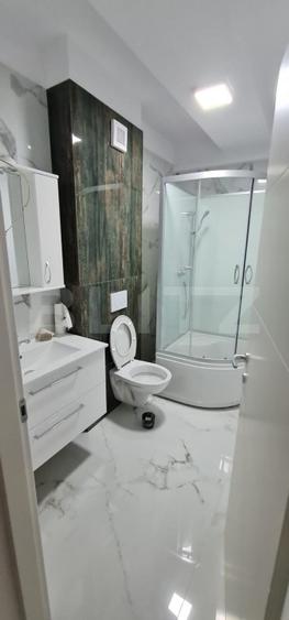 Garsonieră decomandată, mobilată în Brestei