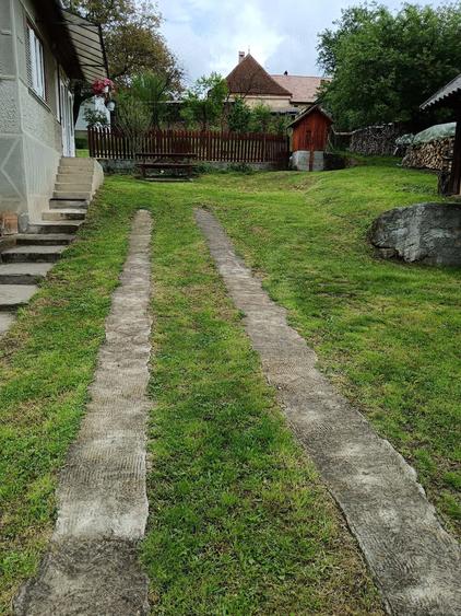Casă cu 3 camere cu Teren 1400 Mp în Petriceni
