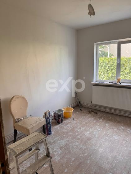 Apartament cu 2 camere semidecomandat, mobilat în Rolast