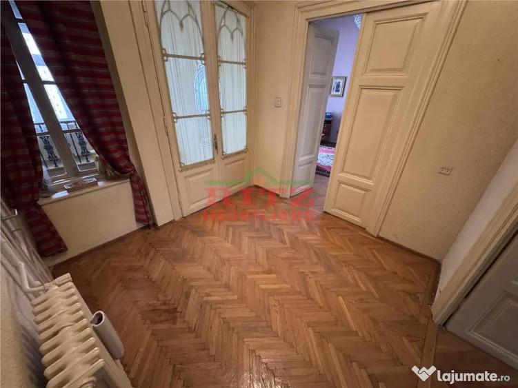 Casă cu 7 camere cu Teren 938 Mp în Orașul de Jos