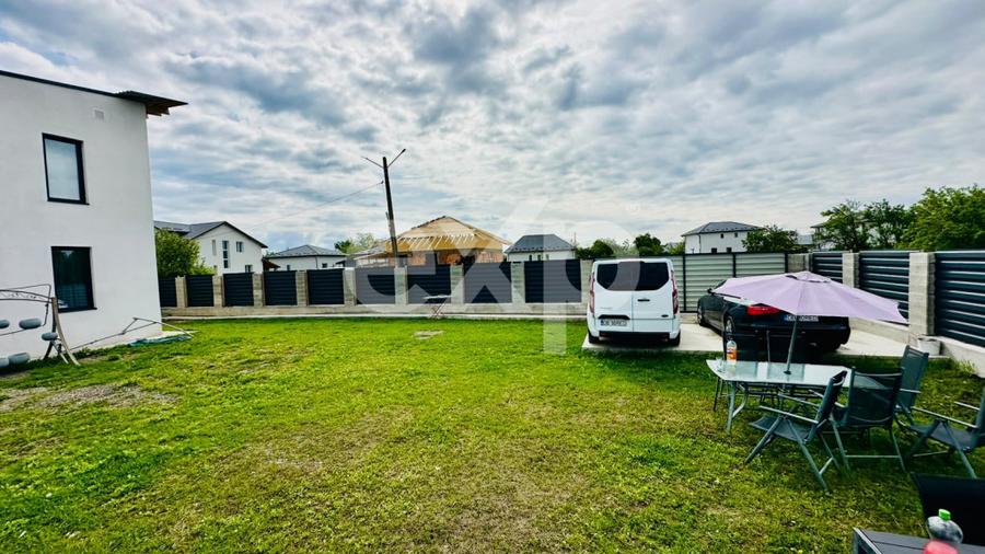 Casă cu 4 camere cu Teren 550 Mp în Săcueni