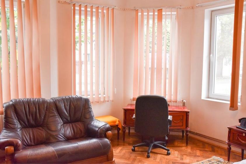 Casă cu 2 camere în Central