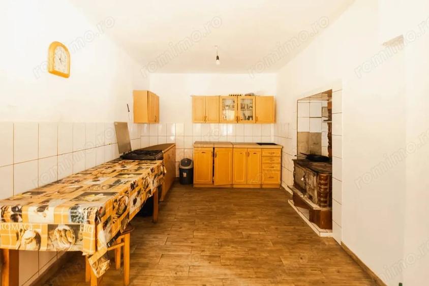 Casă cu Teren 2634 Mp în Jebel