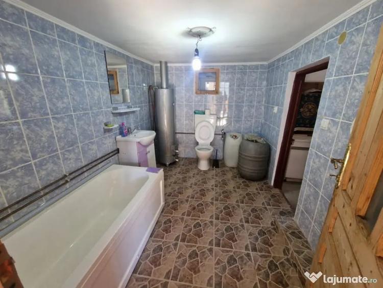 Casă cu 2 camere cu Teren 1150 Mp în Boțești