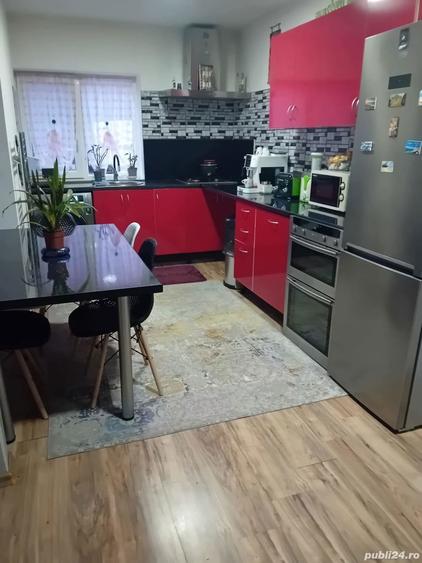 Casă cu 4 camere cu Teren 9000 Mp în Turda