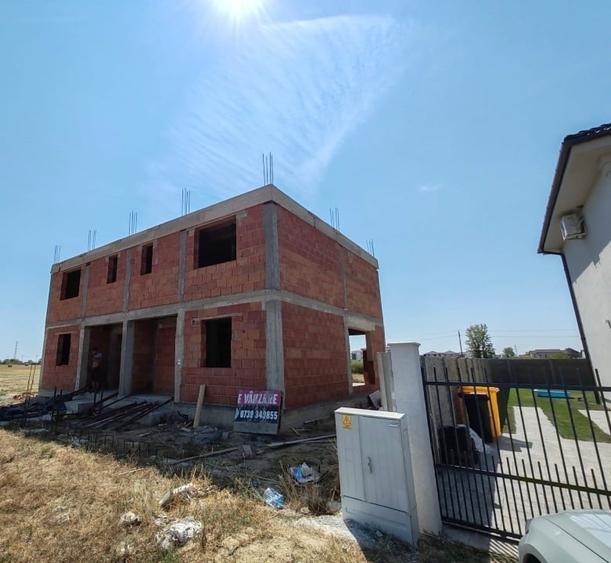 Duplex cu 3 camere cu Garaj în Giroc