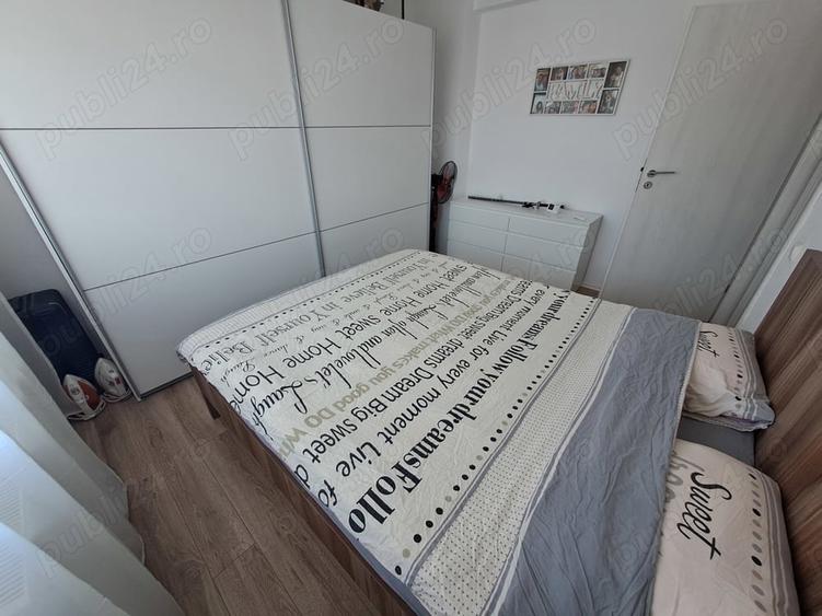 Apartament cu 3 camere decomandat în Roșu