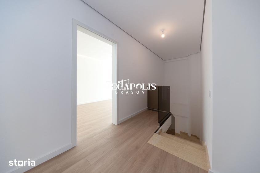 Apartament cu 4 camere în Astra