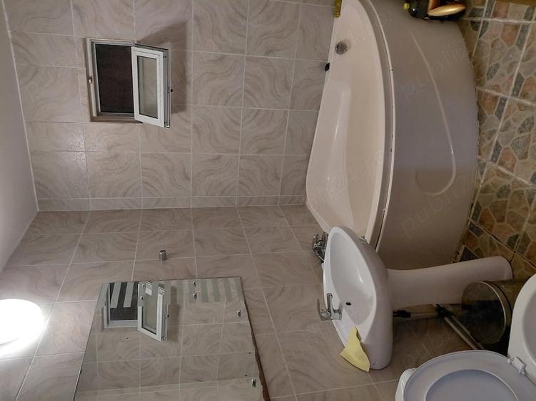 Apartament cu 3 camere decomandat în E3