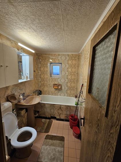 Apartament cu 3 camere decomandat în Dosu Bricii