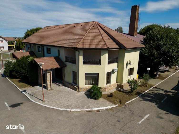 Casă cu 4 camere cu Canalizare în Cartierul Verde