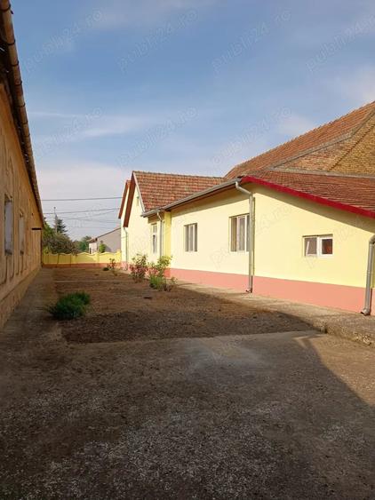 Casă cu 6 camere cu Teren 2465 Mp în Biled