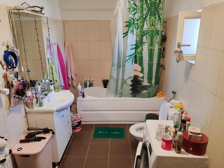 Casă cu 5 camere cu Teren 250 Mp în Cernica