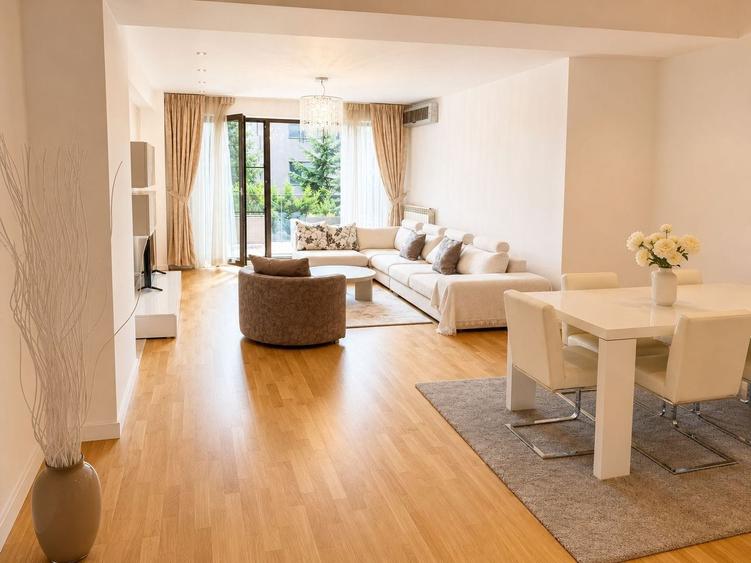 Apartament cu 3 camere semidecomandat, mobilat în Iancu Nicolae