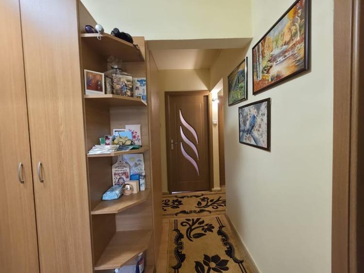 Apartament cu 3 camere decomandat, mobilat în Săsar