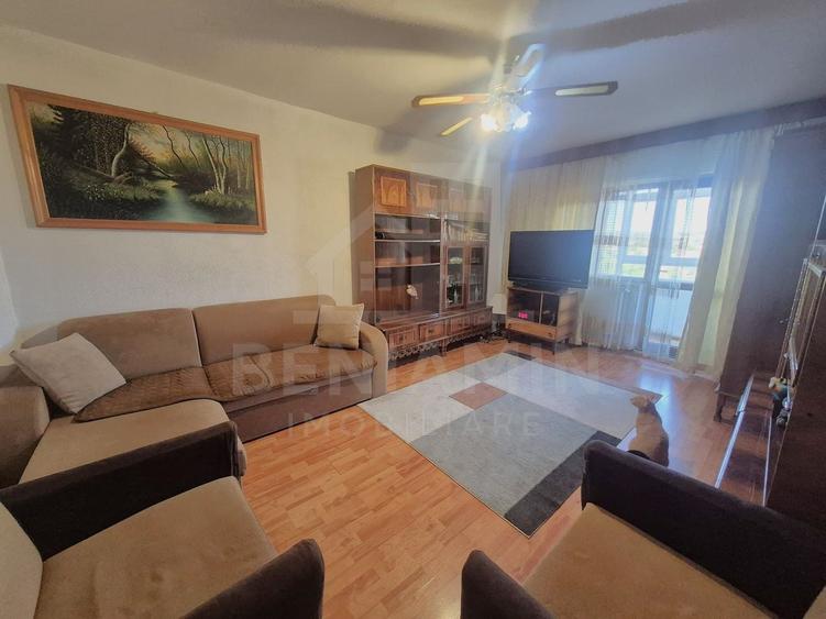 Apartament cu 3 camere semidecomandat în Lăpuș