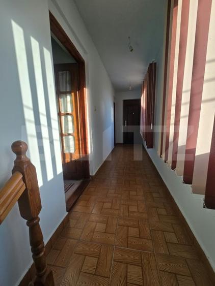 Casă individuală cu 5 camere cu Canalizare în Teiș