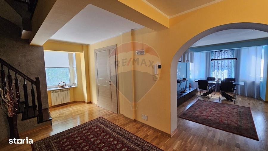 Casă cu 4 camere în Obcini