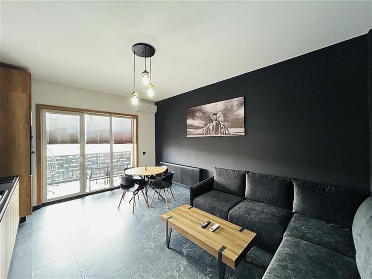 Apartament cu 3 camere nedecomandat în Hipodrom 4