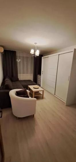 Apartament cu 4 camere decomandat, mobilat în Rahova