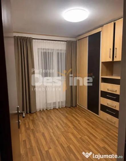 Apartament cu 3 camere decomandat în Soarelui