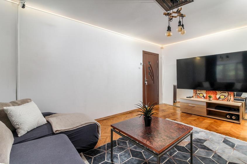 Apartament cu 3 camere decomandat, mobilat în Zorilor