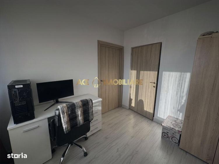 Apartament cu 3 camere decomandat în Titan — fotografia 3