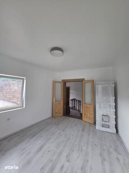 Casă cu 2 camere cu Teren 94 Mp în Schei