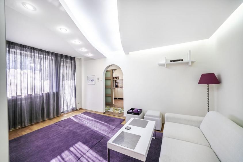 Apartament cu 2 camere semidecomandat, mobilat în 1 Mai