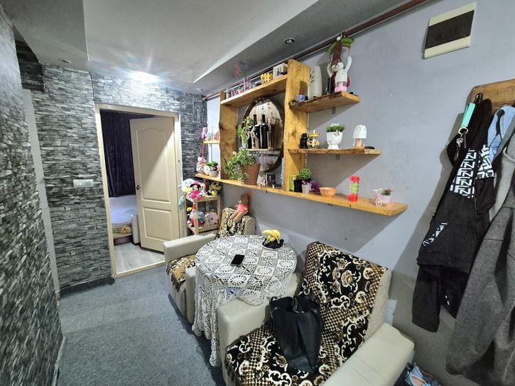 Apartament cu 2 camere decomandat în Confecții