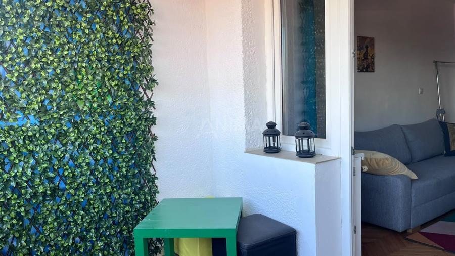 Apartament cu 3 camere decomandat, mobilat în Central