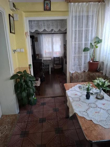 Casă cu 3 camere cu Teren 500 Mp în Central