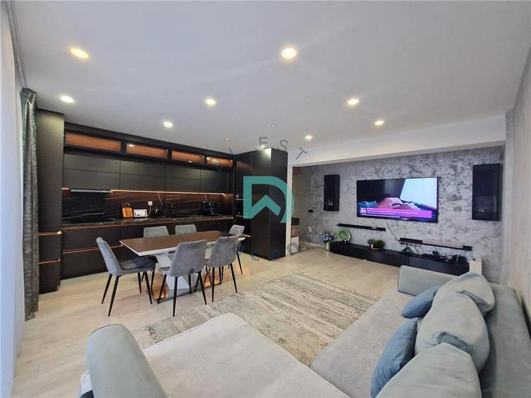 Apartament cu 4 camere decomandat, mobilat în Tractorul