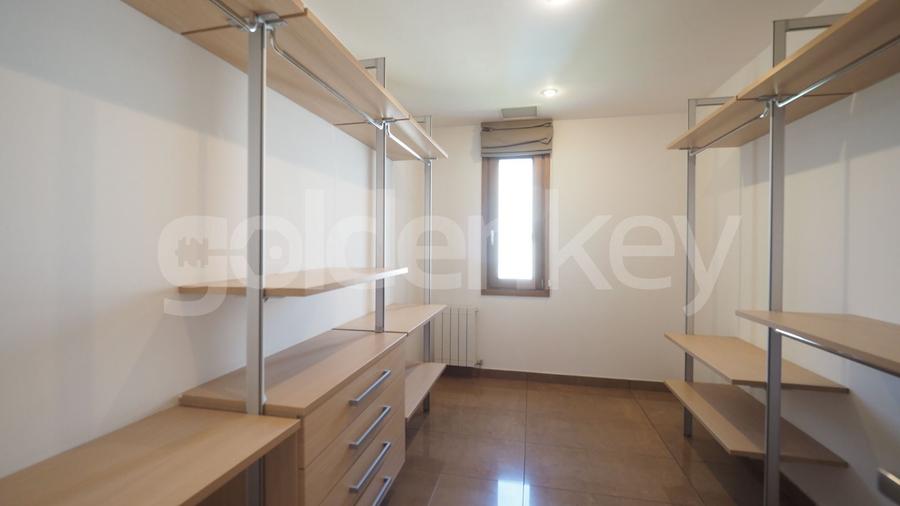 Duplex cu 5 camere cu Piscina în Iancu Nicolae