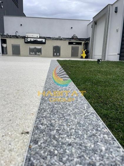 Casă individuală cu 8 camere cu Canalizare în Central
