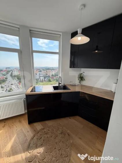 Apartament cu 3 camere semidecomandat în Central